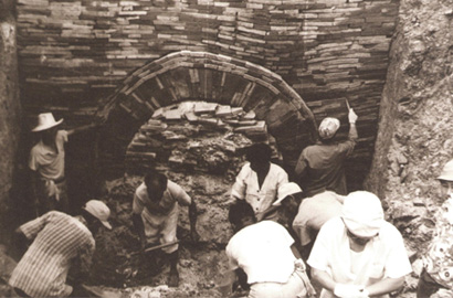 Excavation in the 1970s (Internal)