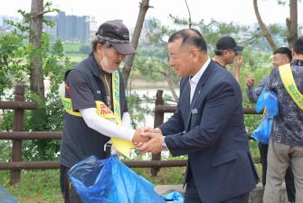 2025년 6월 24일 법인택시 운수종사자 환경보호 캠페인 [곰탑공원] 이미지